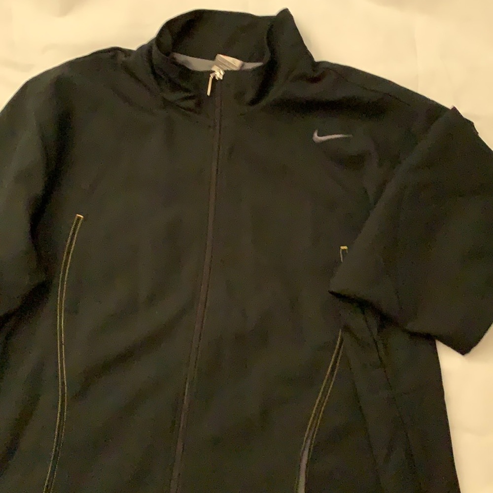 Nike fit dry short sleeve jacket used